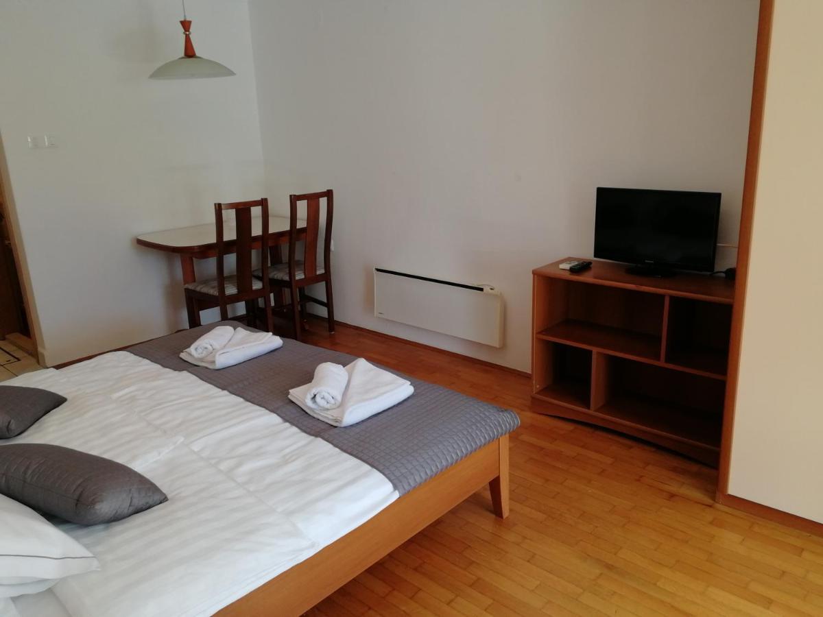 Apartmaji Z Fizine Πορτορόζ Εξωτερικό φωτογραφία